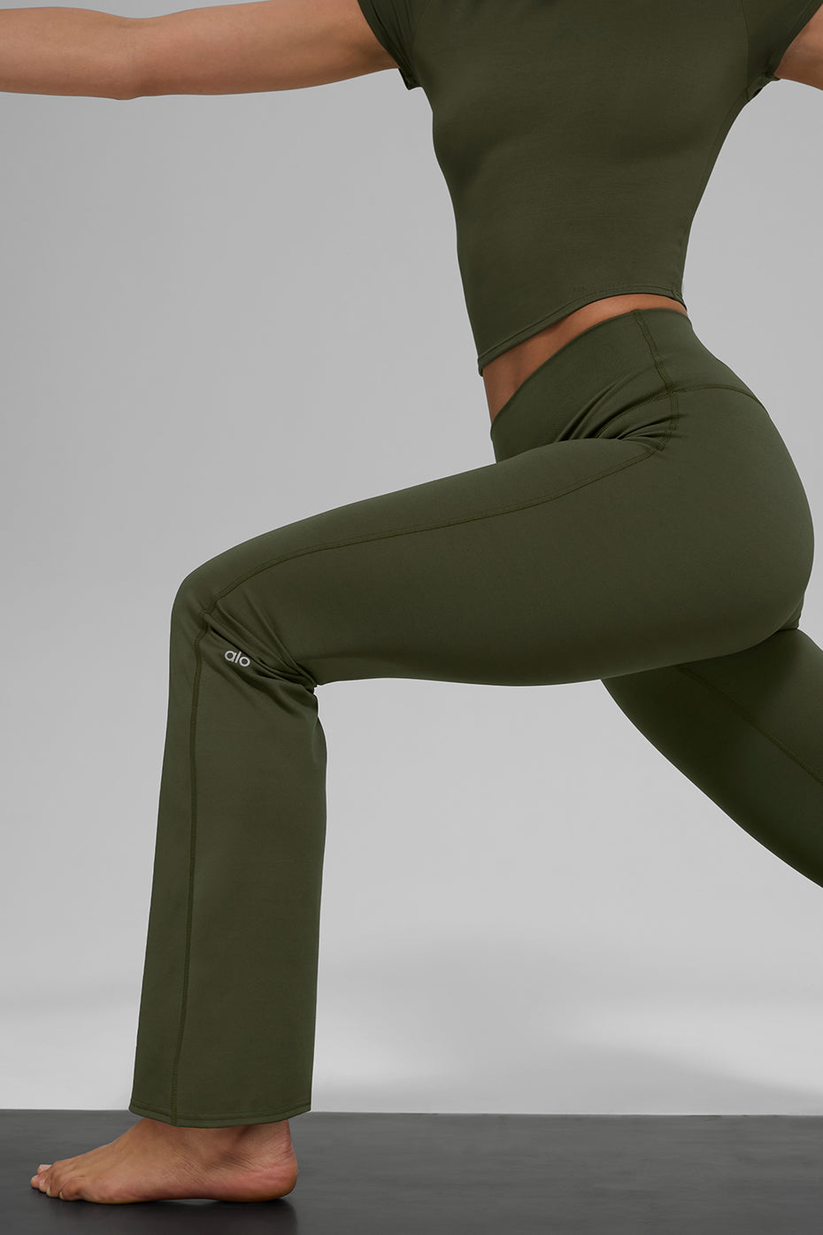 ALO Softsculpt High-Waist 7/8 Bootcut Legging - Green Olive