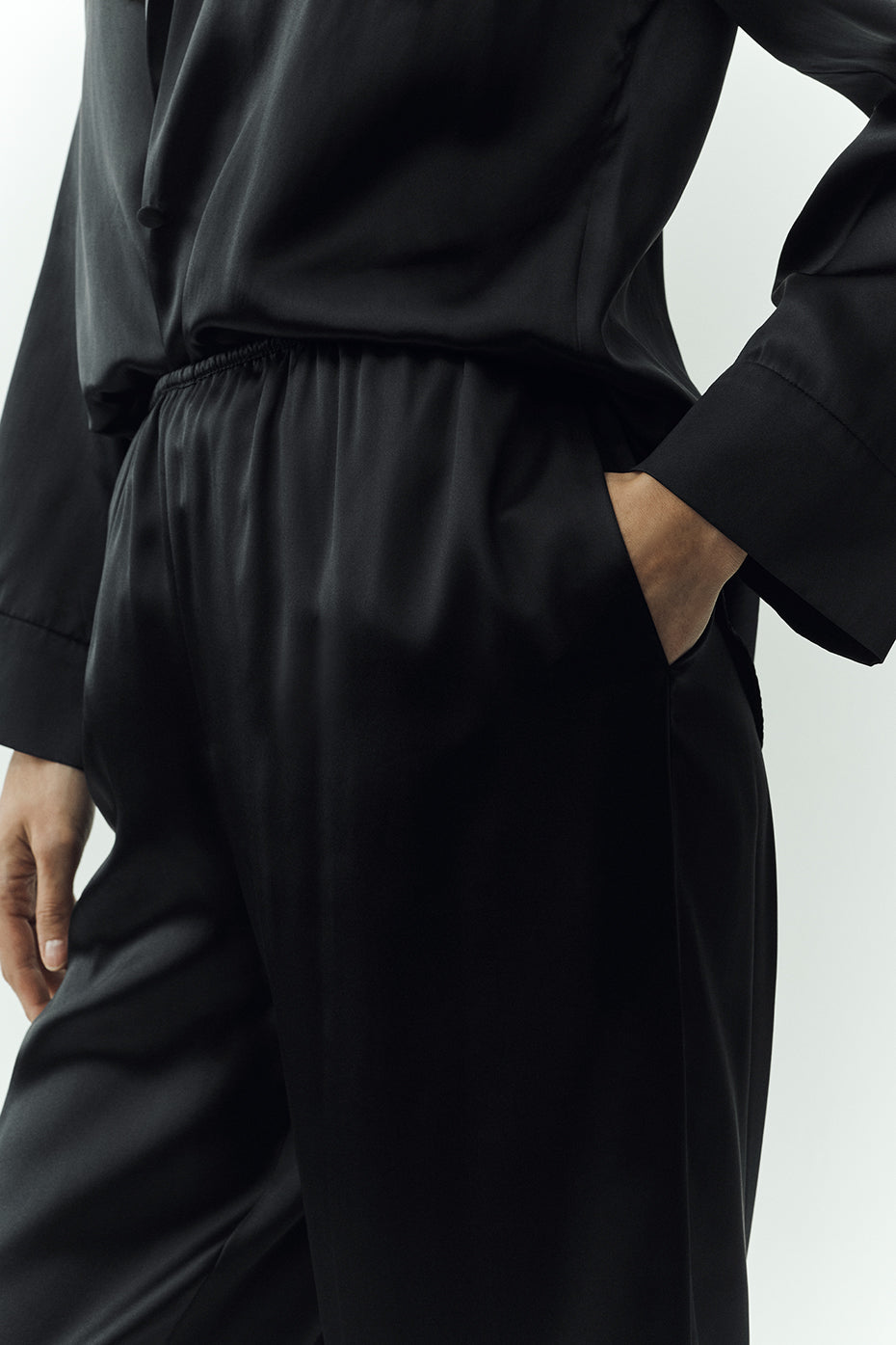 Silk Luminous Pant (Long) - Black