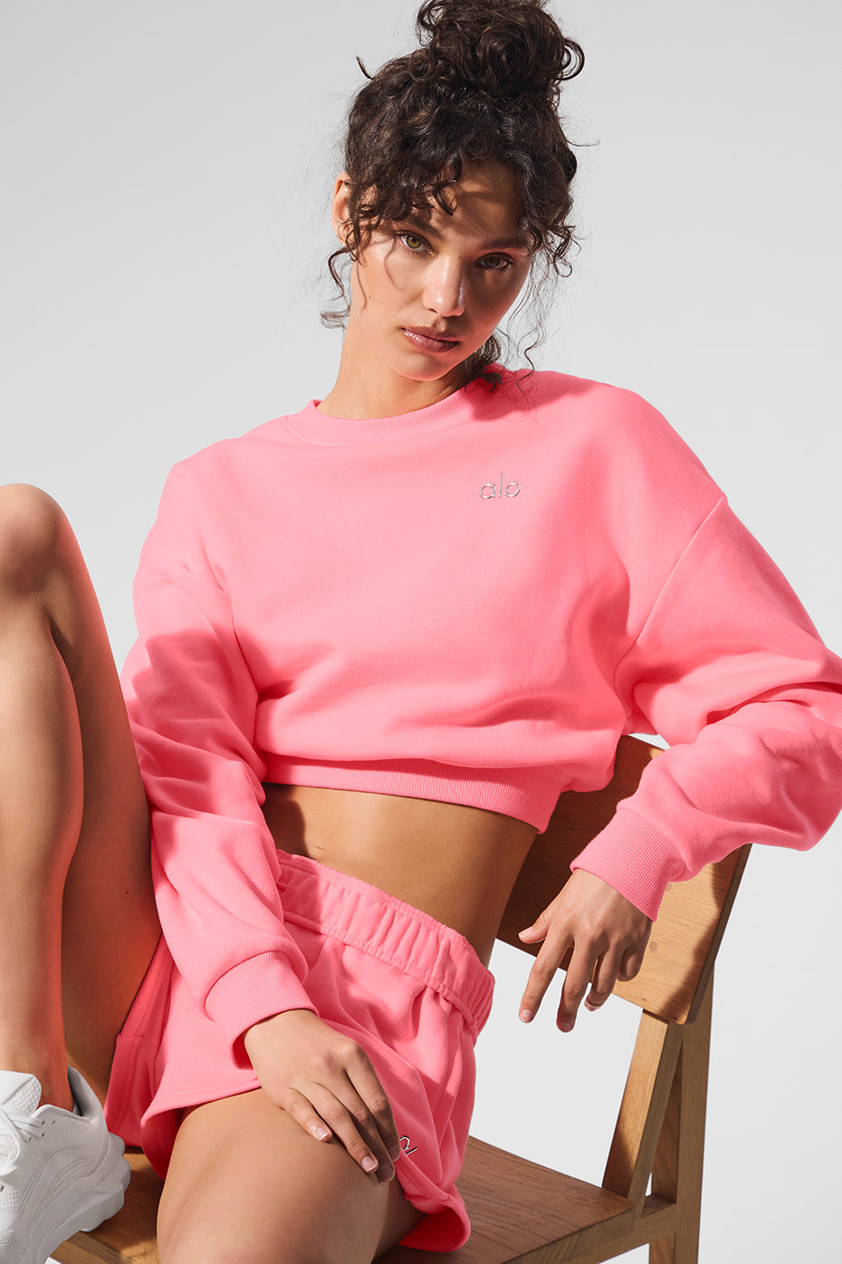 Cropped Accolade Crewneck - Neon Bubblegum