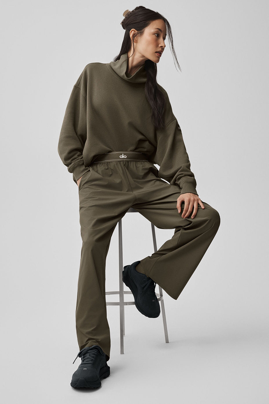 Hazy Mock Neck Pullover - Olive Tree