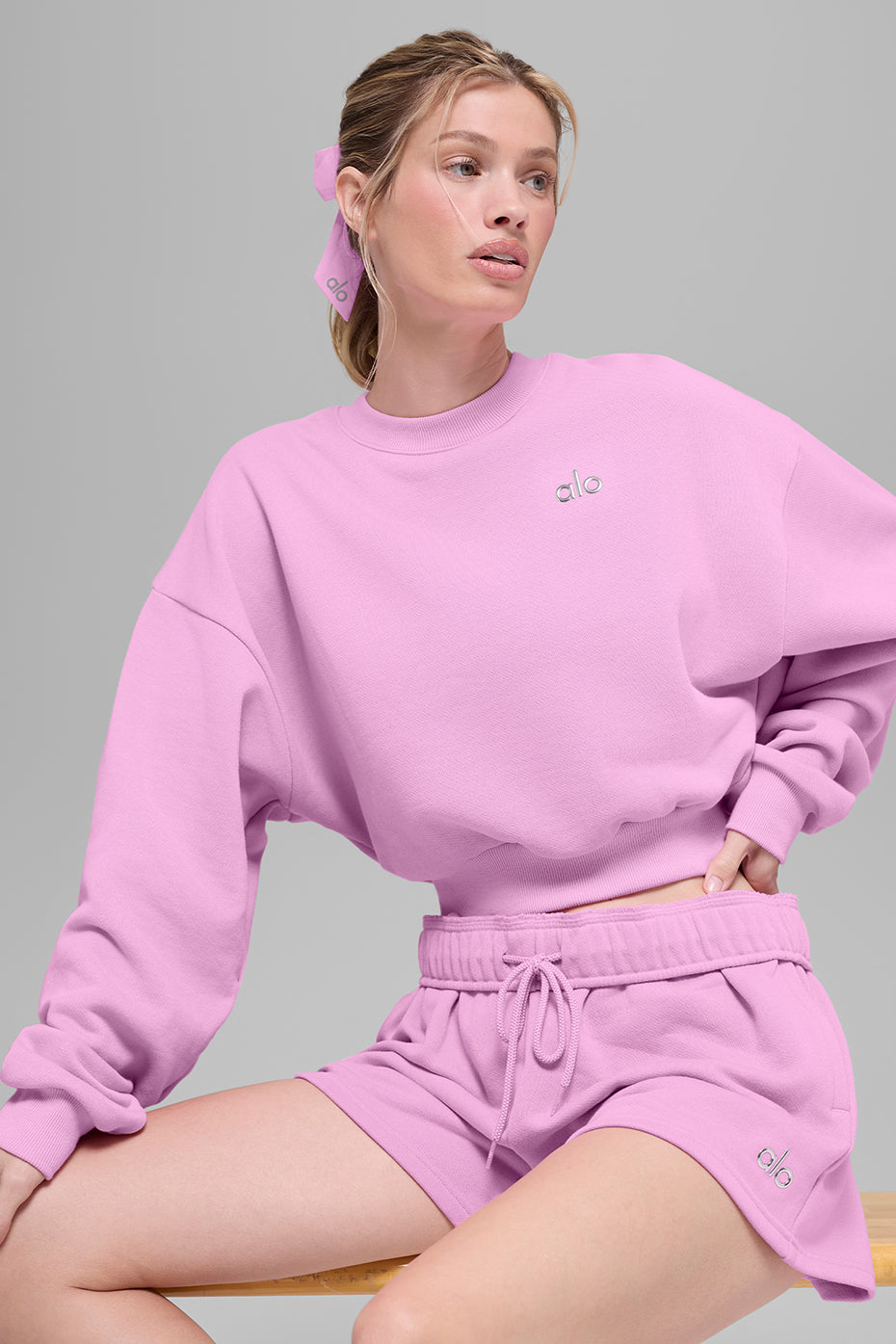 Cropped Accolade Crewneck - Candy Heart Pink